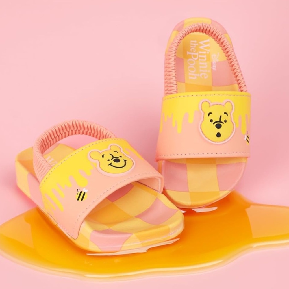 Disney Winnie the Pooh Girls Soccer Slide